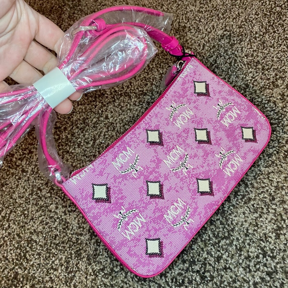 NEW!! MCM Pink Vintage Monogram Jacquard Aren Mini Shoulder Bag - Picture 4 of 14